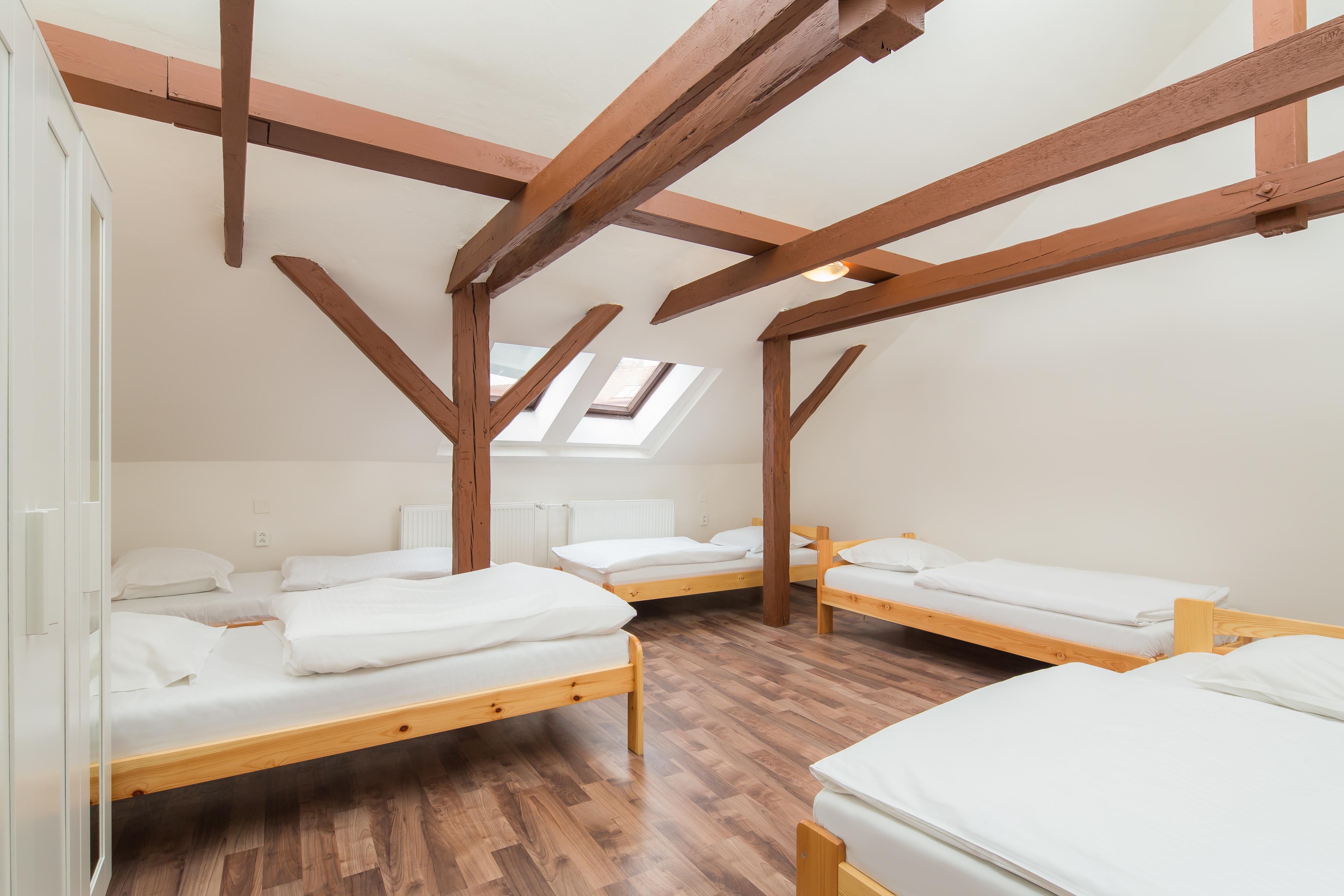 Easy Housing Hostel