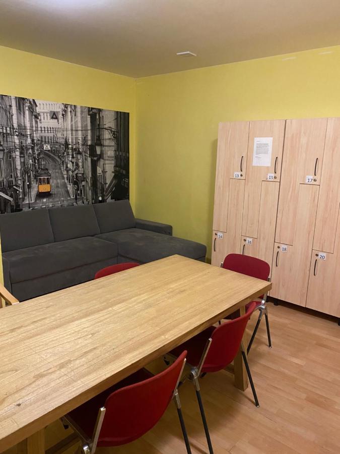 Hostel Easy Housing *